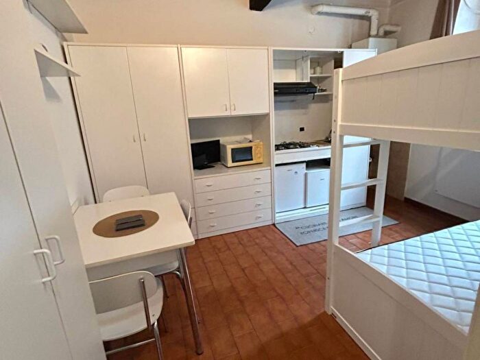 Appartamento monolocale in affitto in Vicolo Dungallo, Centro Storico, Pavia