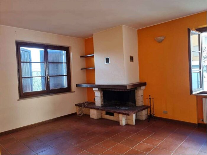 Casa con 6 locali in affitto in Passignano sul Trasimeno, Centro