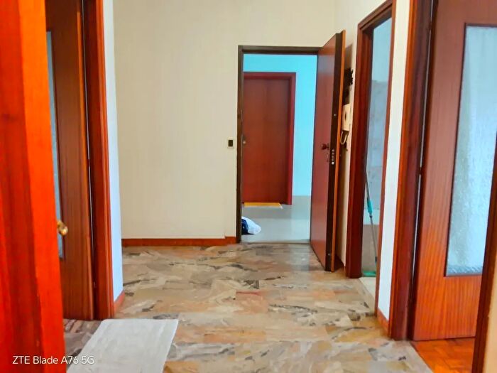 Appartamento trilocale in vendita in Via Enrico Toti, Beinasco