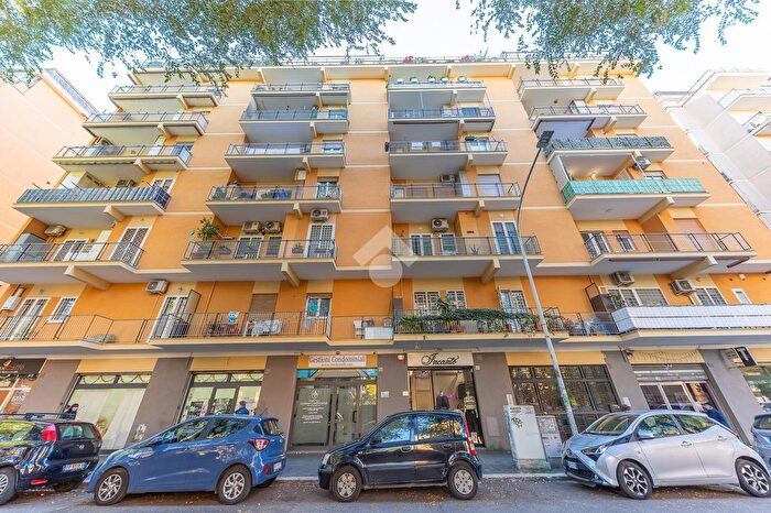 Appartamento trilocale in vendita in Via Cherso, Roma