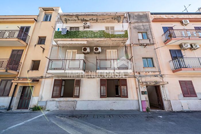 Appartamento quadrilocale in vendita in Via Derna, Palermo