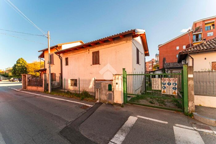 Casa con 5 locali in vendita in Via Latina, Grugliasco