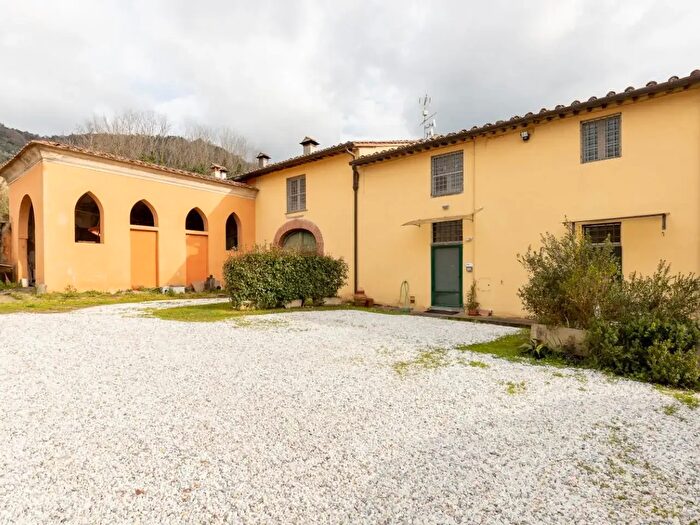 Appartamento con 7 locali in vendita in San Giuliano Terme