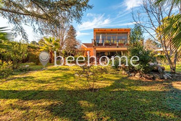 Casa con 6 locali in affitto in Largo dellOlgiata, Roma