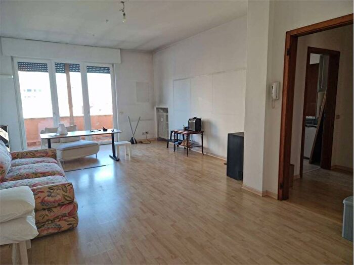 Appartamento con 6 locali in affitto in LARGO EUROPA, Savonarola Ponte Molino, Padova