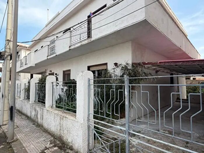 Appartamento con 6 locali in vendita in Via Tanaro, Barcellona Pozzo Di Gotto