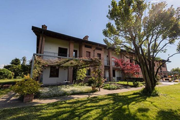 Casa con 5 locali in vendita in Via Cotte, Romano Di Lombardia