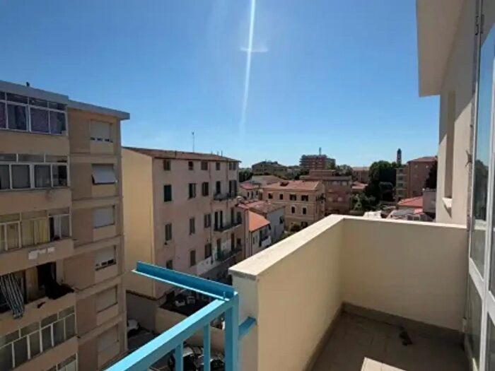 Appartamento quadrilocale in vendita in Via Paolo Lilla, Livorno