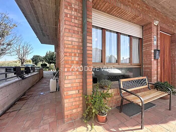 Appartamento con 6 locali in vendita in Ostra