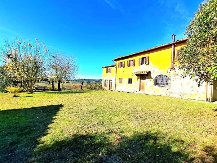Casa con 10 locali in vendita in Montespertoli