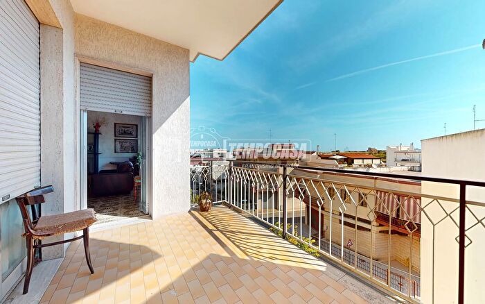 Appartamento quadrilocale in vendita in Via Noicattaro, Rutigliano