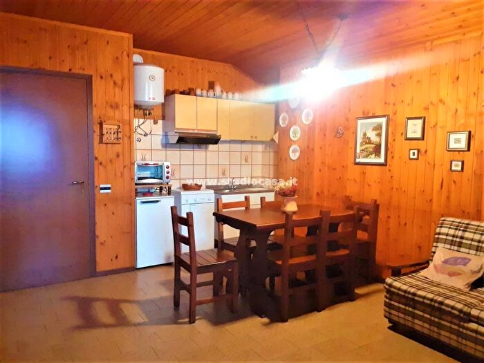 Appartamento bilocale in vendita in Via Belvedere, Costa Di Serina