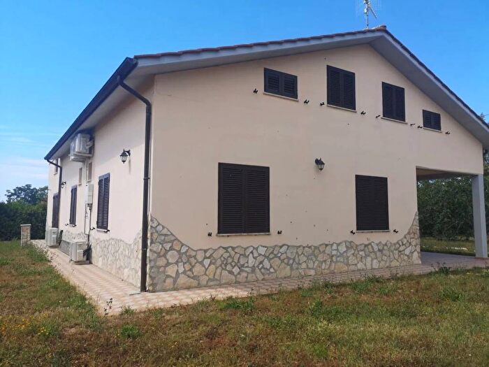 Appartamento quadrilocale in affitto in Strada Querciolare, Montalto di Castro