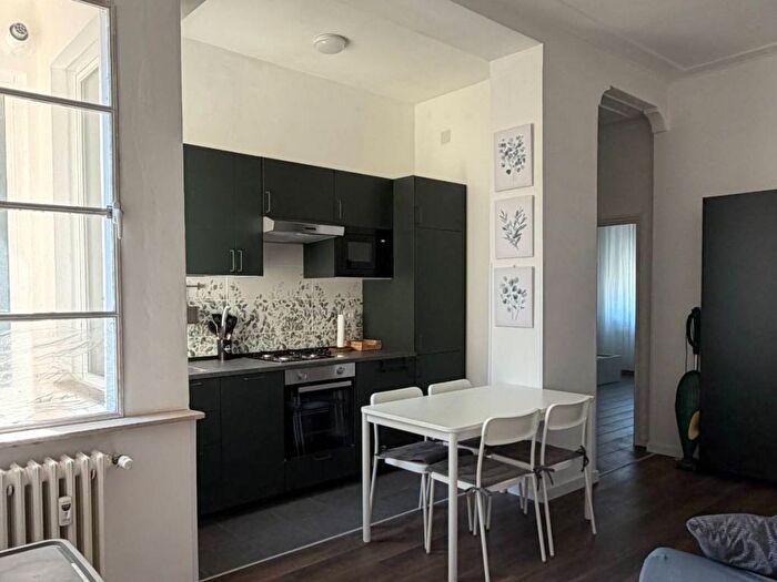 Appartamento quadrilocale in affitto in Viale Vittorio Bottego, Centro Storico, Parma