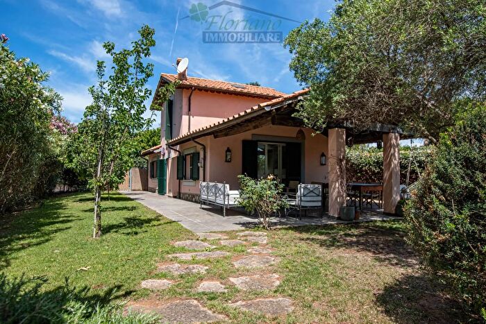 Casa quadrilocale in vendita in Strada Origlio, Capalbio