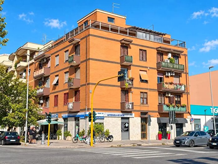 Appartamento trilocale in vendita in Viale Vasco De Gama, Roma