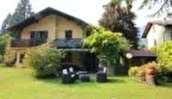 Casa con 6 locali in vendita in Clusone