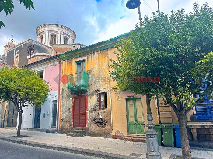 Casa con 5 locali in vendita in Via Vittorio Emanuele, Aci SantAntonio