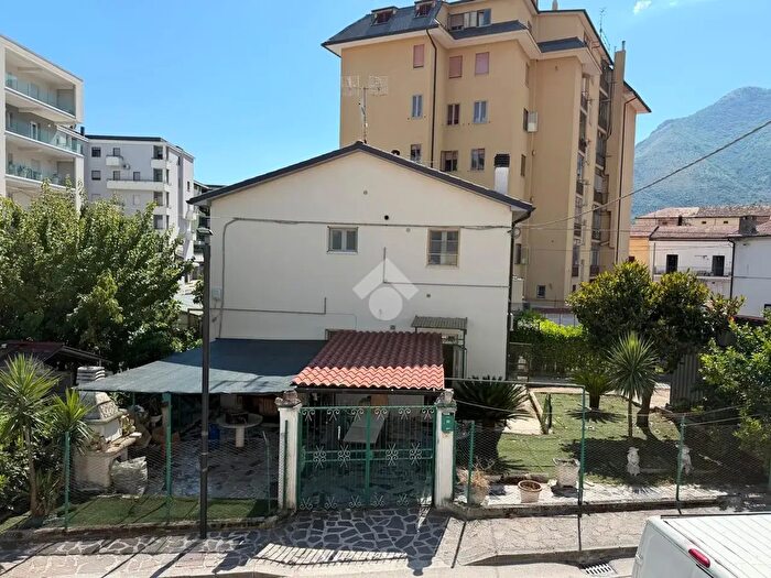 Appartamento trilocale in vendita in Via Leone Marsicano, Venafro