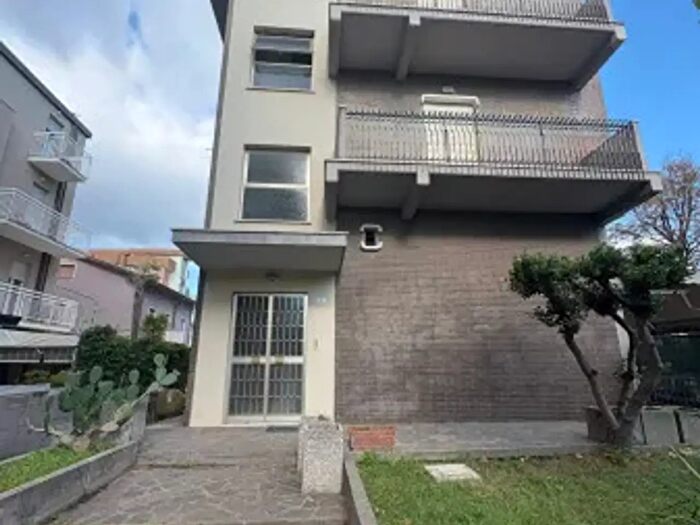 Appartamento con 5 locali in affitto in Via Ennio Coletti, Rimini