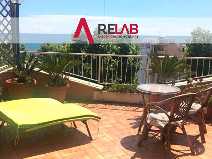 Appartamento quadrilocale in affitto in Via delle Tartane, Ostia Levante, Roma