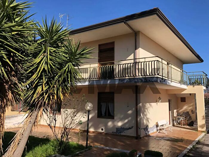Casa con 6 locali in vendita in Via Leontini, Mascalucia