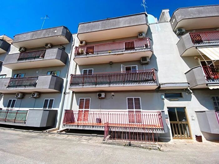 Appartamento trilocale in vendita in Via Salvo dAcquisto, Triggiano