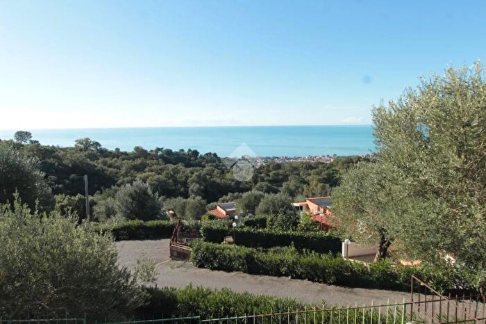 Appartamento trilocale in vendita in Via S Paolo, Vibonati