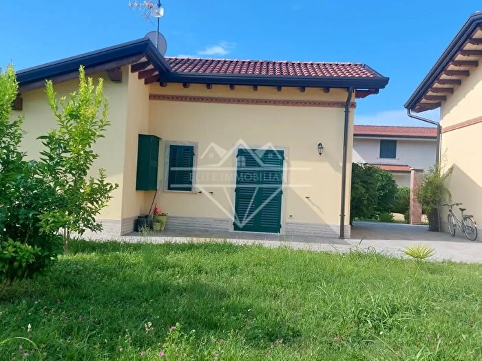 Casa bilocale in affitto in Massa