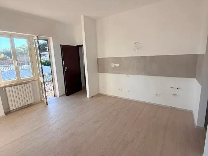 Appartamento bilocale in vendita in Via Tiberina, Roma