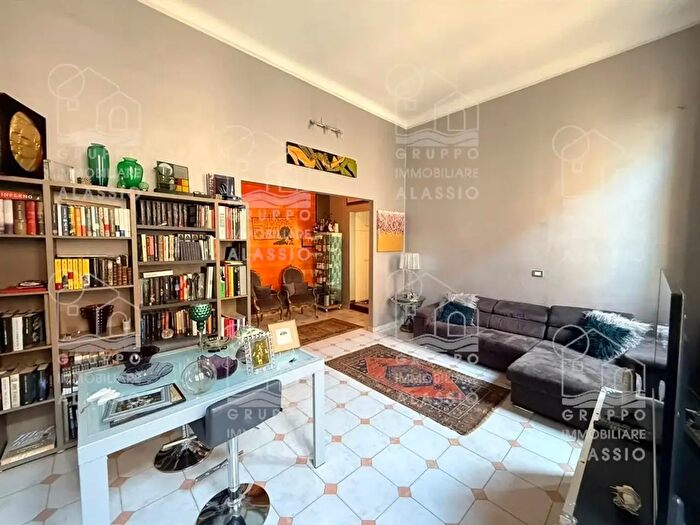 Appartamento in vendita in Viale Martiri, Albenga