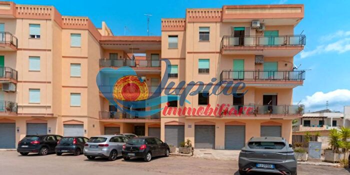 Appartamento quadrilocale in vendita in Viale dei Tigli Gallipoli, Gallipoli
