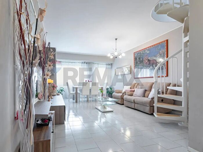 Appartamento trilocale in vendita in Capauna, Rho