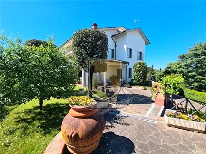 Casa con 17 locali in vendita in Castelnuovo Berardenga