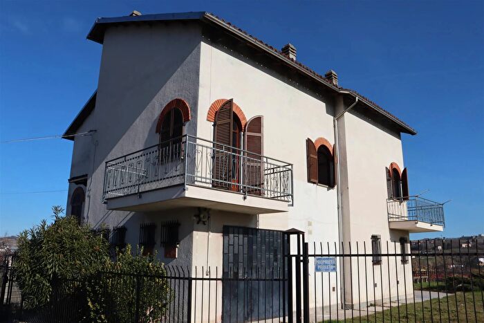 Casa con 10 locali in vendita in Castagnole delle Lanze Asti, Castagnole Delle Lanze