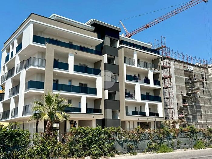 Appartamento quadrilocale in vendita in Viale Paul Harris, San Nicola La Strada