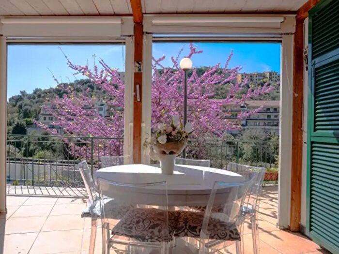 Appartamento trilocale in vendita in Via Mulino a Vento, Celle Ligure