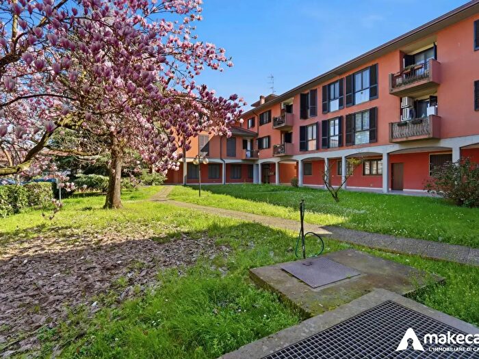 Appartamento trilocale in vendita in Via Ercoli, Cerro Al Lambro