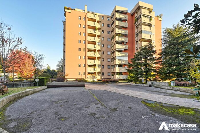 Appartamento trilocale in vendita in Via Primo Maggio, Segrate