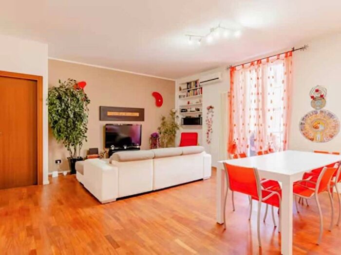 Appartamento bilocale in affitto in Via Giulio Uberti, Indipendenza, Milano