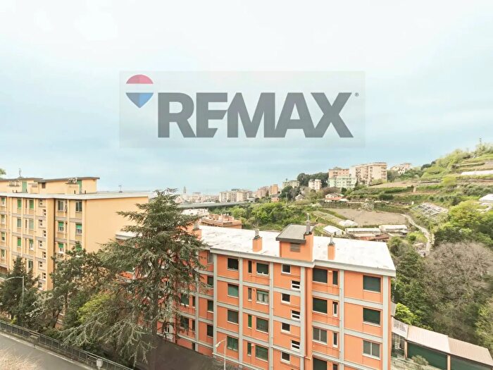 Appartamento con 5 locali in vendita in Via Ernesto Stassano, Genova