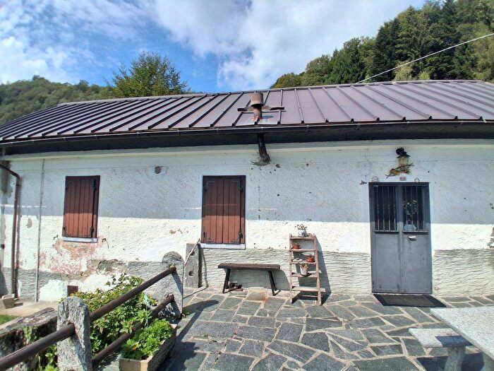 Casa trilocale in vendita in Località Alpe Rusa, Casale Corte Cerro