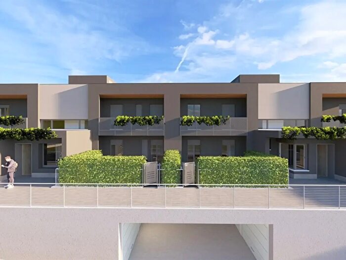 Appartamento quadrilocale in vendita in Via G Pieroni, Alba