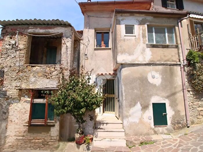 Appartamento quadrilocale in vendita in Via dei Mille, Ispani