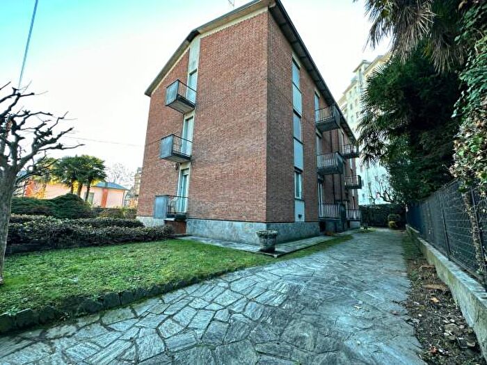 Appartamento quadrilocale in vendita in Via Camillo Benso di Cavour, Somma Lombardo