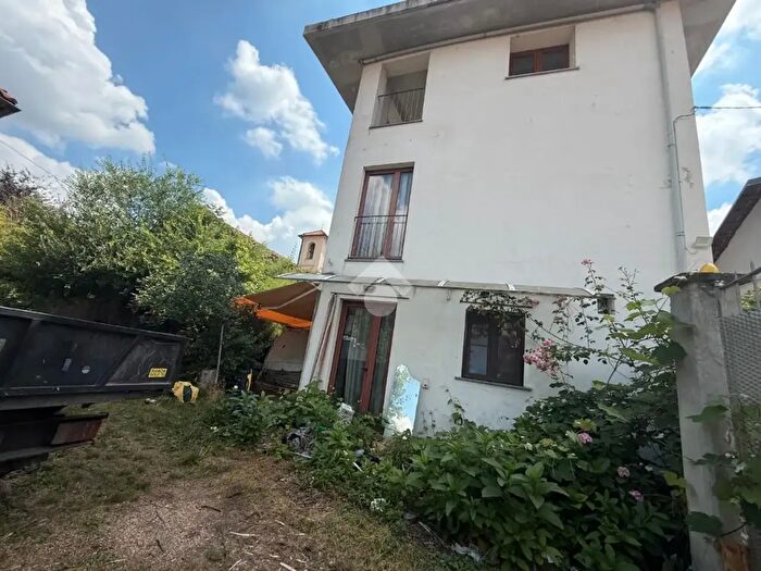 Casa con 11 locali in vendita in Via Pinerolo, Candiolo