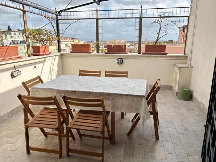 Appartamento bilocale in affitto in Via Cino da Pistoia, Roma