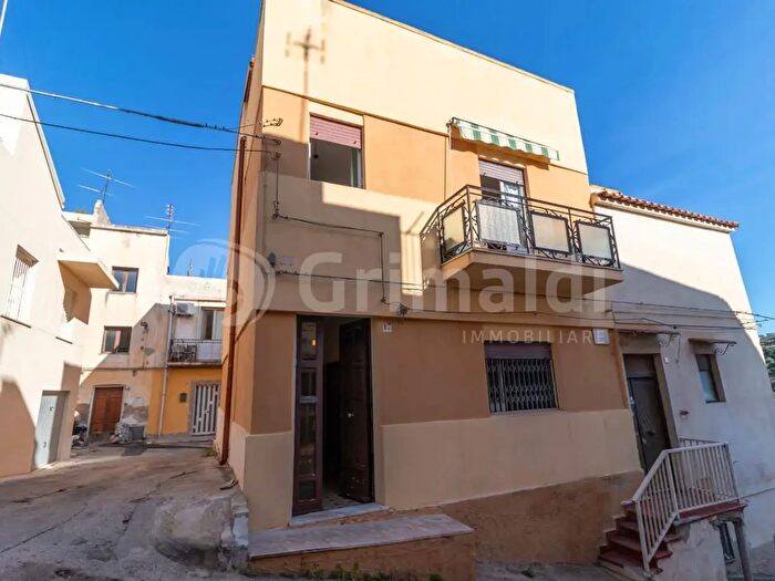 Casa con 7 locali in vendita in aFogazzaro, Noto