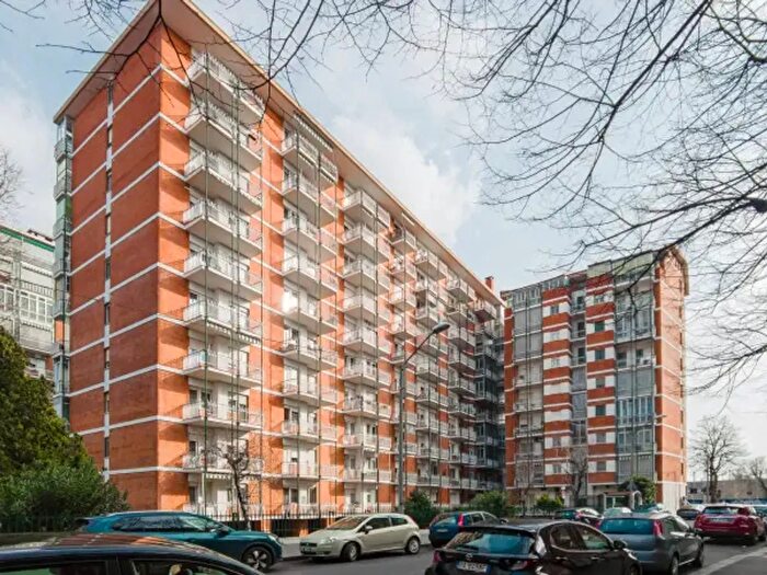 Appartamento quadrilocale in vendita in Via Gubbio, Torino