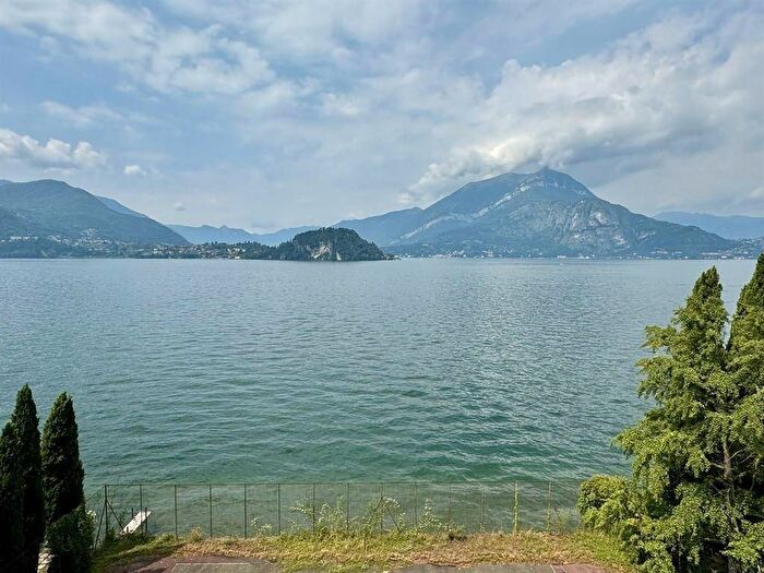 Appartamento trilocale in affitto in Via Provinciale, Fiumelatte, Varenna